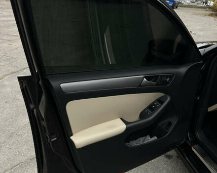 Черный Фольксваген Джетта, объемом двигателя 1.8 л и пробегом 120 тыс. км за 12500 $, фото 8 на Automoto.ua