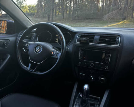 Черный Фольксваген Джетта, объемом двигателя 1.8 л и пробегом 134 тыс. км за 12000 $, фото 21 на Automoto.ua