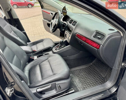 Черный Фольксваген Джетта, объемом двигателя 1.8 л и пробегом 220 тыс. км за 8500 $, фото 33 на Automoto.ua