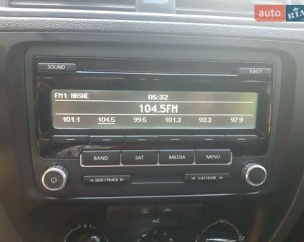 Черный Фольксваген Джетта, объемом двигателя 1.8 л и пробегом 155 тыс. км за 8900 $, фото 8 на Automoto.ua