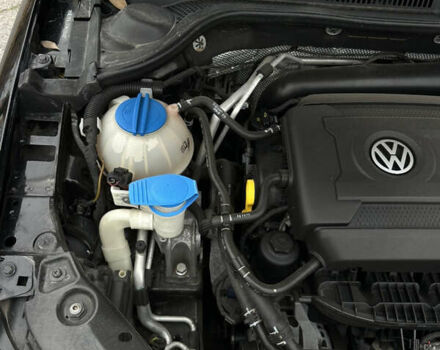 Черный Фольксваген Джетта, объемом двигателя 1.8 л и пробегом 120 тыс. км за 12500 $, фото 4 на Automoto.ua