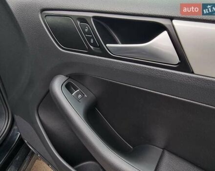 Чорний Фольксваген Джетта, об'ємом двигуна 1.8 л та пробігом 158 тис. км за 8699 $, фото 51 на Automoto.ua