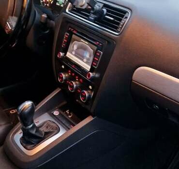 Чорний Фольксваген Джетта, об'ємом двигуна 1.4 л та пробігом 241 тис. км за 8599 $, фото 9 на Automoto.ua