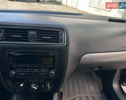 Черный Фольксваген Джетта, объемом двигателя 1.8 л и пробегом 270 тыс. км за 8600 $, фото 18 на Automoto.ua