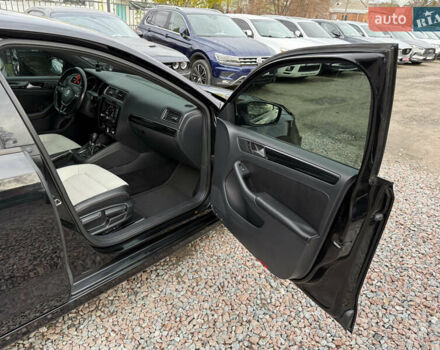 Чорний Фольксваген Джетта, об'ємом двигуна 1.8 л та пробігом 165 тис. км за 10999 $, фото 27 на Automoto.ua