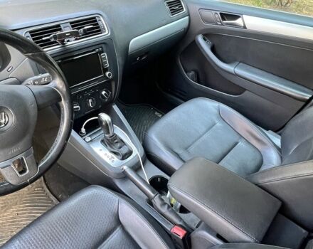 Черный Фольксваген Джетта, объемом двигателя 1.8 л и пробегом 142 тыс. км за 8500 $, фото 7 на Automoto.ua