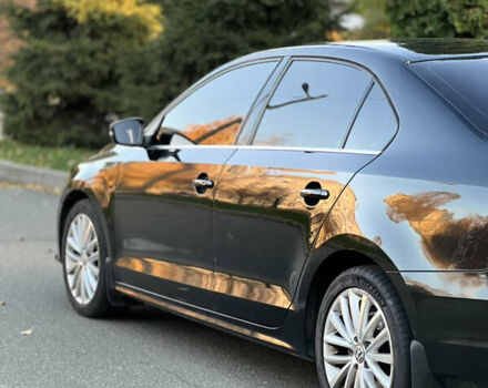 Черный Фольксваген Джетта, объемом двигателя 1.8 л и пробегом 177 тыс. км за 9990 $, фото 6 на Automoto.ua