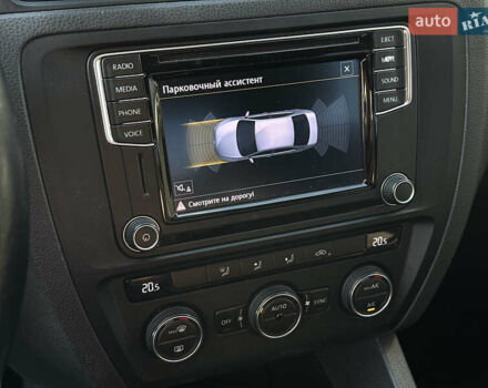 Фольксваген Джетта 2015 у Мукачеве на Automoto.ua Чорний Фольксваген Джетта, об'ємом двигуна 1.97 л та пробігом 270 тис. км за 10699 $, фото 26 на Automoto.ua