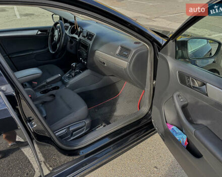 Черный Фольксваген Джетта, объемом двигателя 1.8 л и пробегом 270 тыс. км за 10000 $, фото 29 на Automoto.ua