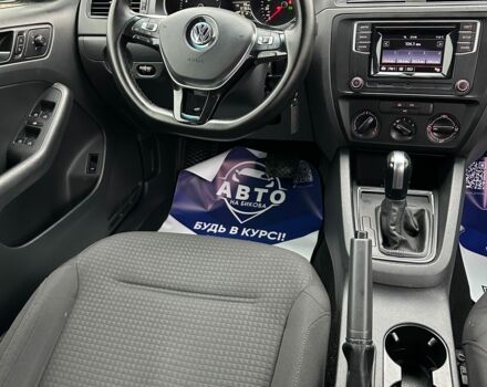 Черный Фольксваген Джетта, объемом двигателя 1.4 л и пробегом 156 тыс. км за 9900 $, фото 6 на Automoto.ua