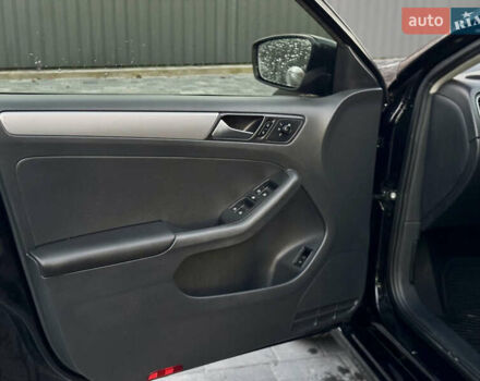 Черный Фольксваген Джетта, объемом двигателя 1.8 л и пробегом 149 тыс. км за 8500 $, фото 25 на Automoto.ua