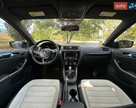 Черный Фольксваген Джетта, объемом двигателя 1.8 л и пробегом 118 тыс. км за 9500 $, фото 7 на Automoto.ua