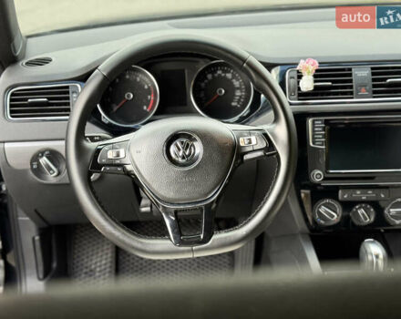 Черный Фольксваген Джетта, объемом двигателя 1.8 л и пробегом 167 тыс. км за 9500 $, фото 7 на Automoto.ua