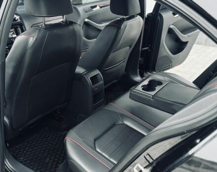 Чорний Фольксваген Джетта, об'ємом двигуна 2 л та пробігом 170 тис. км за 12500 $, фото 3 на Automoto.ua