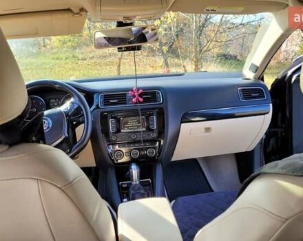 Чорний Фольксваген Джетта, об'ємом двигуна 2 л та пробігом 214 тис. км за 12500 $, фото 32 на Automoto.ua