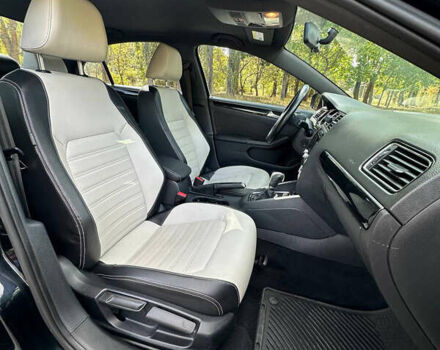 Черный Фольксваген Джетта, объемом двигателя 1.8 л и пробегом 118 тыс. км за 9500 $, фото 9 на Automoto.ua