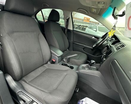 Черный Фольксваген Джетта, объемом двигателя 1.4 л и пробегом 156 тыс. км за 9900 $, фото 9 на Automoto.ua