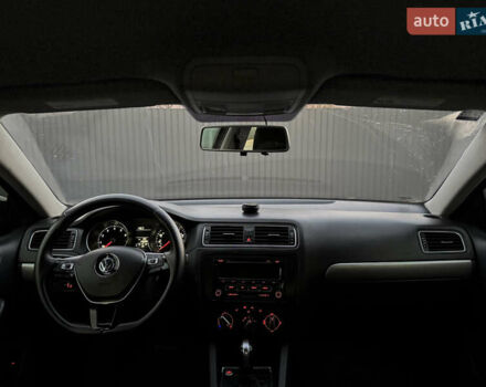 Черный Фольксваген Джетта, объемом двигателя 1.8 л и пробегом 149 тыс. км за 8500 $, фото 18 на Automoto.ua
