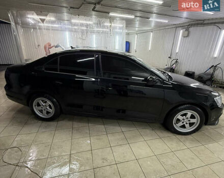 Черный Фольксваген Джетта, объемом двигателя 1.97 л и пробегом 195 тыс. км за 10800 $, фото 7 на Automoto.ua