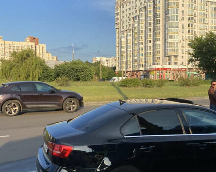 Черный Фольксваген Джетта, объемом двигателя 1.8 л и пробегом 237 тыс. км за 11150 $, фото 7 на Automoto.ua