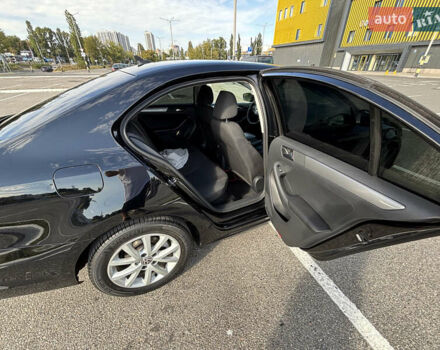 Черный Фольксваген Джетта, объемом двигателя 1.8 л и пробегом 270 тыс. км за 10000 $, фото 27 на Automoto.ua