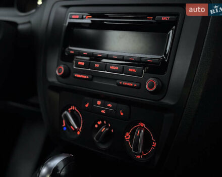 Черный Фольксваген Джетта, объемом двигателя 1.8 л и пробегом 149 тыс. км за 8500 $, фото 22 на Automoto.ua