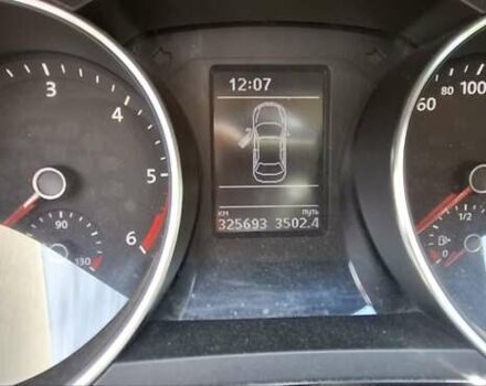 Черный Фольксваген Джетта, объемом двигателя 1.6 л и пробегом 325 тыс. км за 11000 $, фото 6 на Automoto.ua