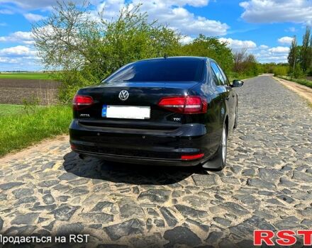 Чорний Фольксваген Джетта, об'ємом двигуна 1.6 л та пробігом 165 тис. км за 10900 $, фото 2 на Automoto.ua