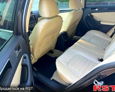 Чорний Фольксваген Джетта, об'ємом двигуна 1.6 л та пробігом 165 тис. км за 10900 $, фото 8 на Automoto.ua