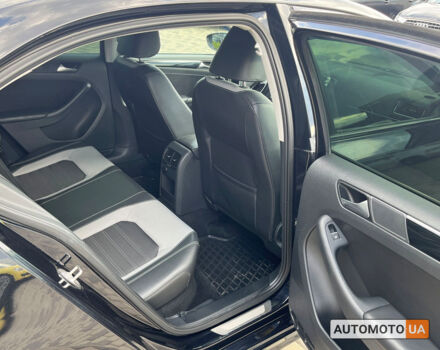 Черный Фольксваген Джетта, объемом двигателя 1.6 л и пробегом 130 тыс. км за 14000 $, фото 21 на Automoto.ua