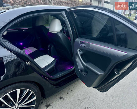 Черный Фольксваген Джетта, объемом двигателя 1.8 л и пробегом 90 тыс. км за 11500 $, фото 21 на Automoto.ua