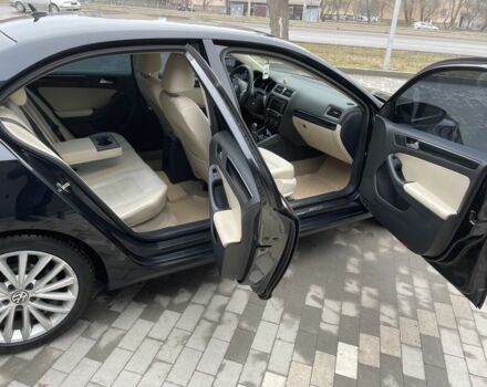 Черный Фольксваген Джетта, объемом двигателя 1.6 л и пробегом 175 тыс. км за 10777 $, фото 13 на Automoto.ua