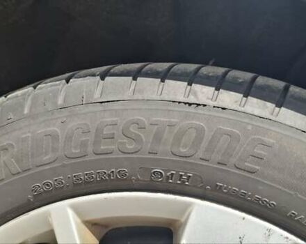 Черный Фольксваген Джетта, объемом двигателя 1.6 л и пробегом 325 тыс. км за 11000 $, фото 8 на Automoto.ua