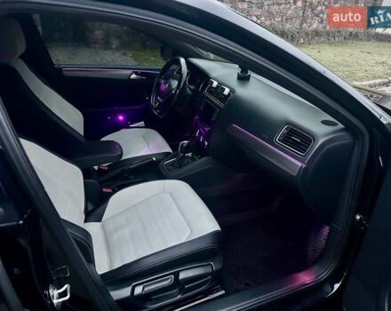 Черный Фольксваген Джетта, объемом двигателя 1.8 л и пробегом 90 тыс. км за 11500 $, фото 20 на Automoto.ua