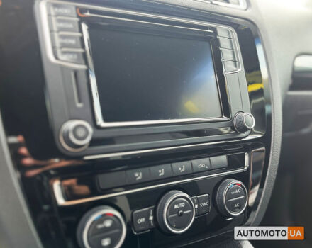 Черный Фольксваген Джетта, объемом двигателя 1.6 л и пробегом 130 тыс. км за 14000 $, фото 16 на Automoto.ua