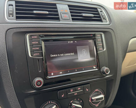 Черный Фольксваген Джетта, объемом двигателя 1.4 л и пробегом 80 тыс. км за 12200 $, фото 15 на Automoto.ua