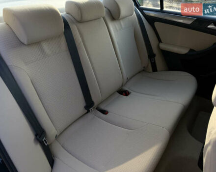 Черный Фольксваген Джетта, объемом двигателя 1.6 л и пробегом 80 тыс. км за 12999 $, фото 12 на Automoto.ua