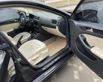 Черный Фольксваген Джетта, объемом двигателя 1.6 л и пробегом 175 тыс. км за 10777 $, фото 6 на Automoto.ua