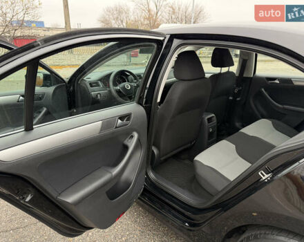 Черный Фольксваген Джетта, объемом двигателя 1.4 л и пробегом 139 тыс. км за 10800 $, фото 21 на Automoto.ua