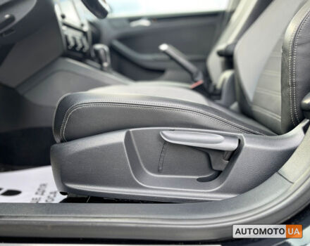 Черный Фольксваген Джетта, объемом двигателя 1.6 л и пробегом 130 тыс. км за 14000 $, фото 11 на Automoto.ua