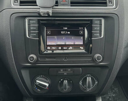 Черный Фольксваген Джетта, объемом двигателя 1.4 л и пробегом 175 тыс. км за 8999 $, фото 26 на Automoto.ua