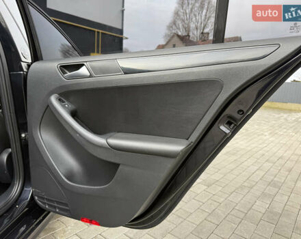 Черный Фольксваген Джетта, объемом двигателя 1.4 л и пробегом 151 тыс. км за 11000 $, фото 35 на Automoto.ua