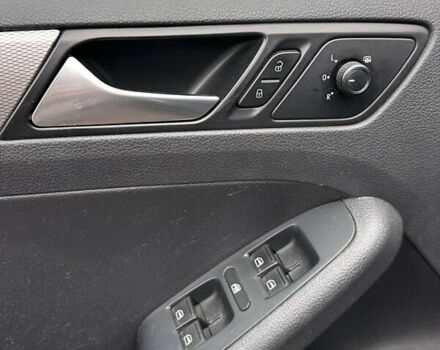 Черный Фольксваген Джетта, объемом двигателя 1.4 л и пробегом 175 тыс. км за 8999 $, фото 30 на Automoto.ua