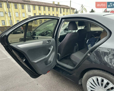 Черный Фольксваген Джетта, объемом двигателя 1.4 л и пробегом 175 тыс. км за 8999 $, фото 16 на Automoto.ua