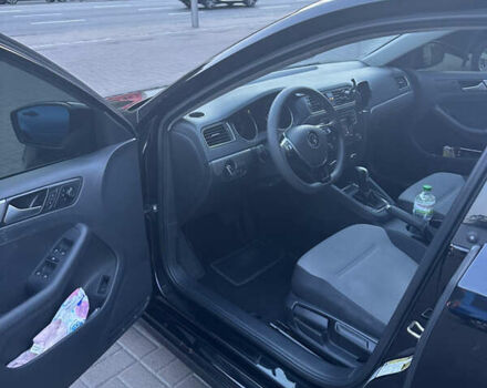 Черный Фольксваген Джетта, объемом двигателя 1.4 л и пробегом 105 тыс. км за 9500 $, фото 5 на Automoto.ua