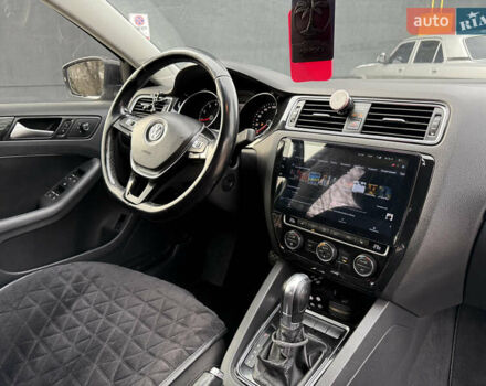 Черный Фольксваген Джетта, объемом двигателя 1.4 л и пробегом 151 тыс. км за 11000 $, фото 39 на Automoto.ua