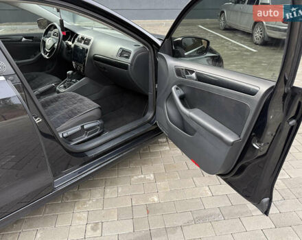 Черный Фольксваген Джетта, объемом двигателя 1.4 л и пробегом 151 тыс. км за 11000 $, фото 28 на Automoto.ua