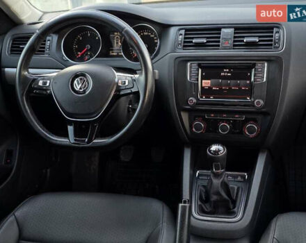 Чорний Фольксваген Джетта, об'ємом двигуна 1.97 л та пробігом 239 тис. км за 10999 $, фото 19 на Automoto.ua