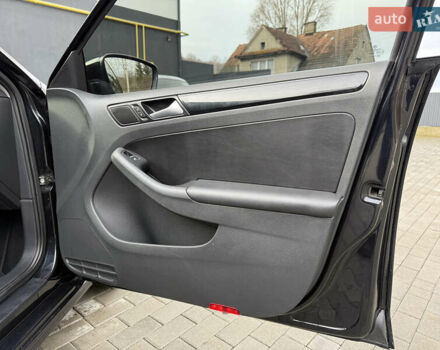 Черный Фольксваген Джетта, объемом двигателя 1.4 л и пробегом 151 тыс. км за 11000 $, фото 36 на Automoto.ua