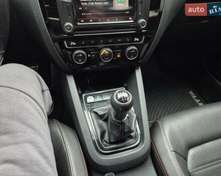 Чорний Фольксваген Джетта, об'ємом двигуна 2 л та пробігом 140 тис. км за 13000 $, фото 26 на Automoto.ua